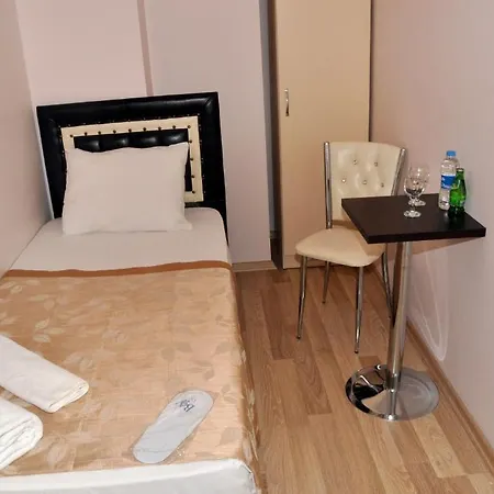 バーデ 2 ホテル 3*